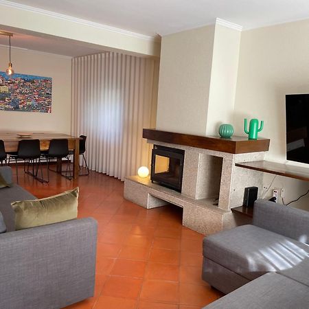 ギマランイス Casa Do Pacoヴィラ エクステリア 写真